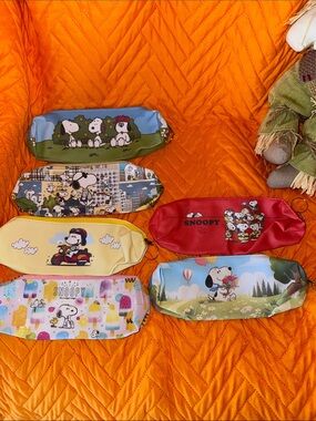 Peanuts Snoopy Zippered Utility Pouch